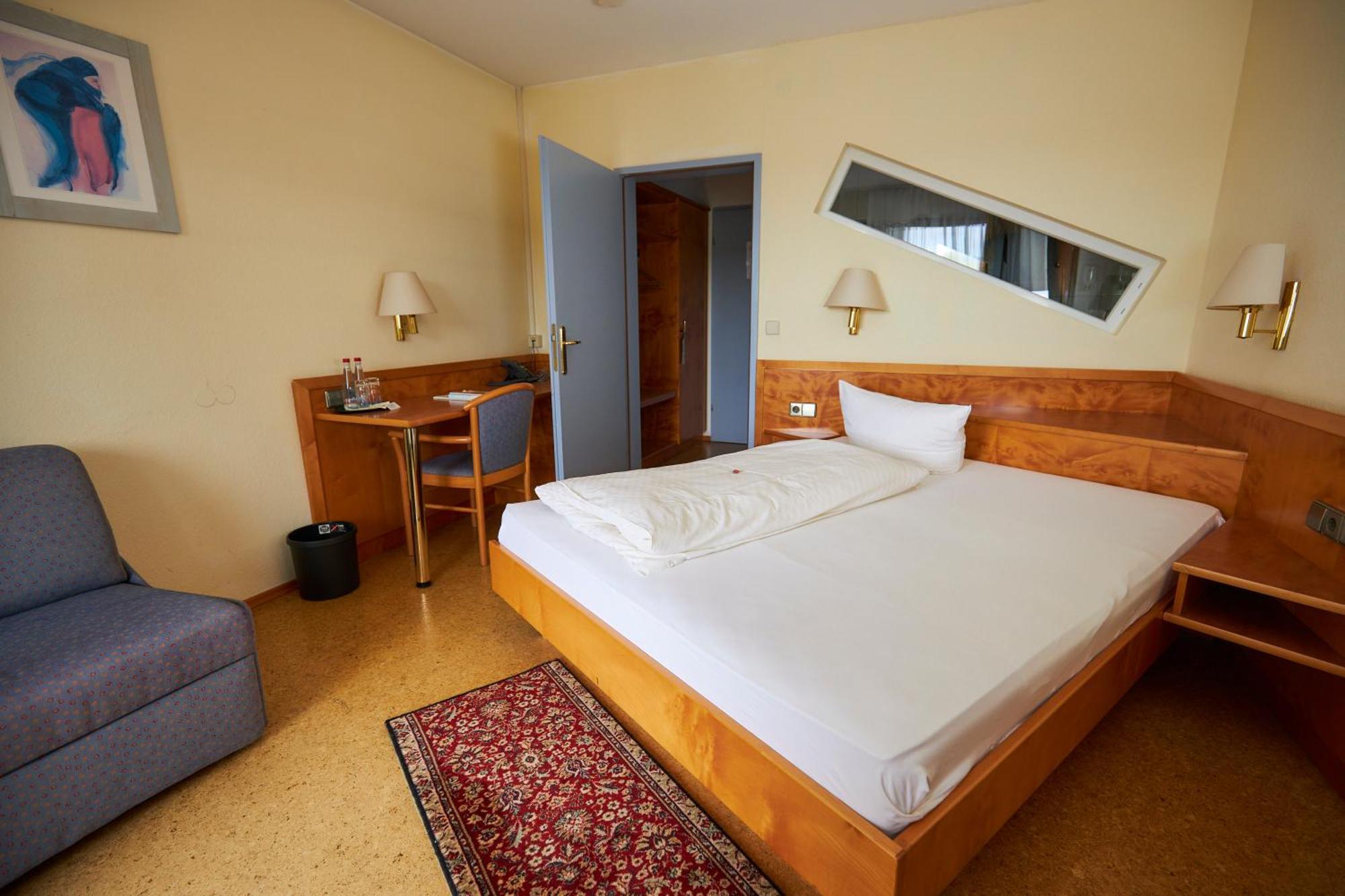 Flair Hotel Landgasthof Roger Löwenstein Екстериор снимка