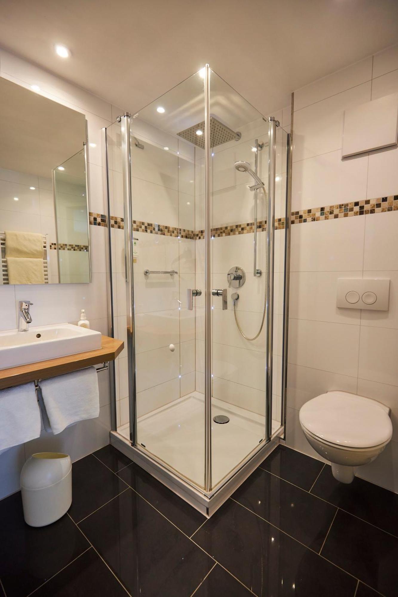 Flair Hotel Landgasthof Roger Löwenstein Екстериор снимка