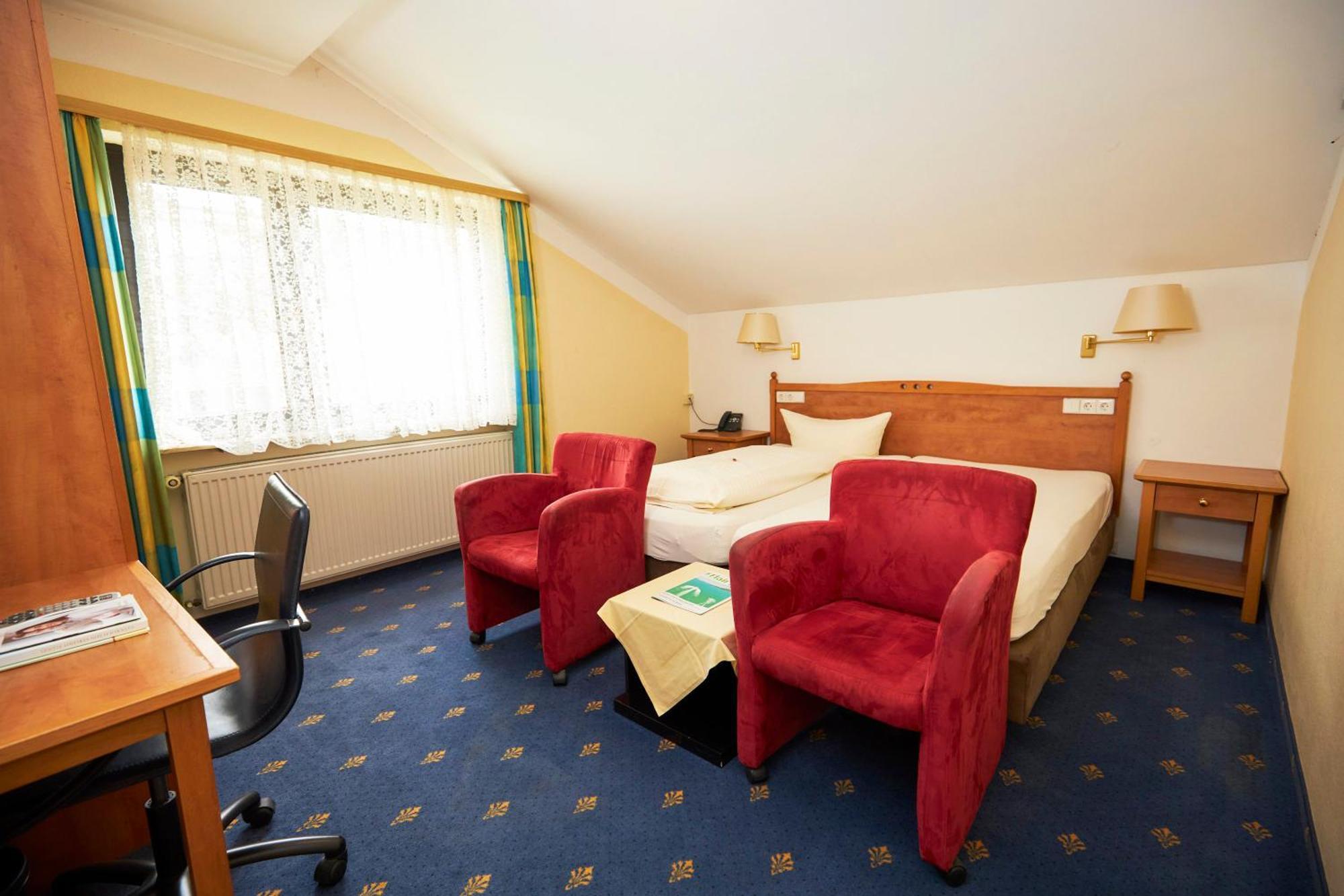 Flair Hotel Landgasthof Roger Löwenstein Екстериор снимка