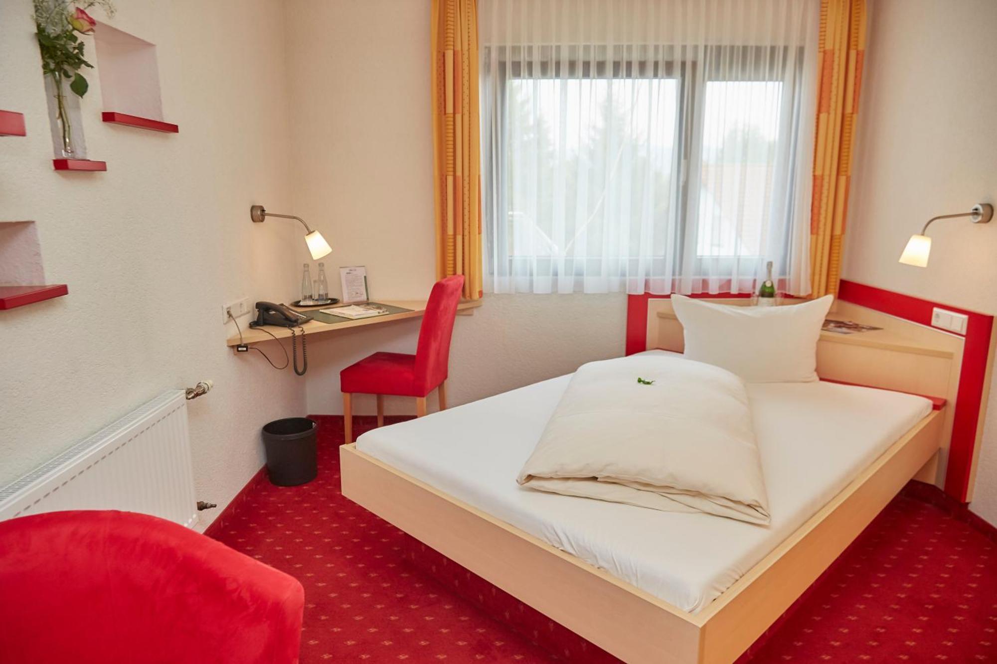 Flair Hotel Landgasthof Roger Löwenstein Екстериор снимка