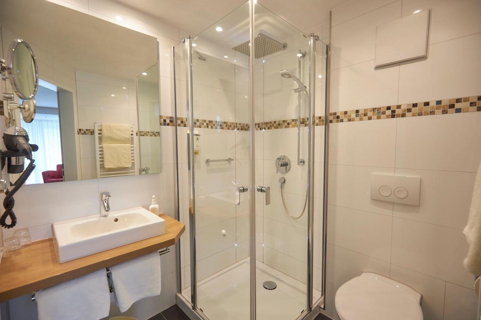 Flair Hotel Landgasthof Roger Löwenstein Екстериор снимка