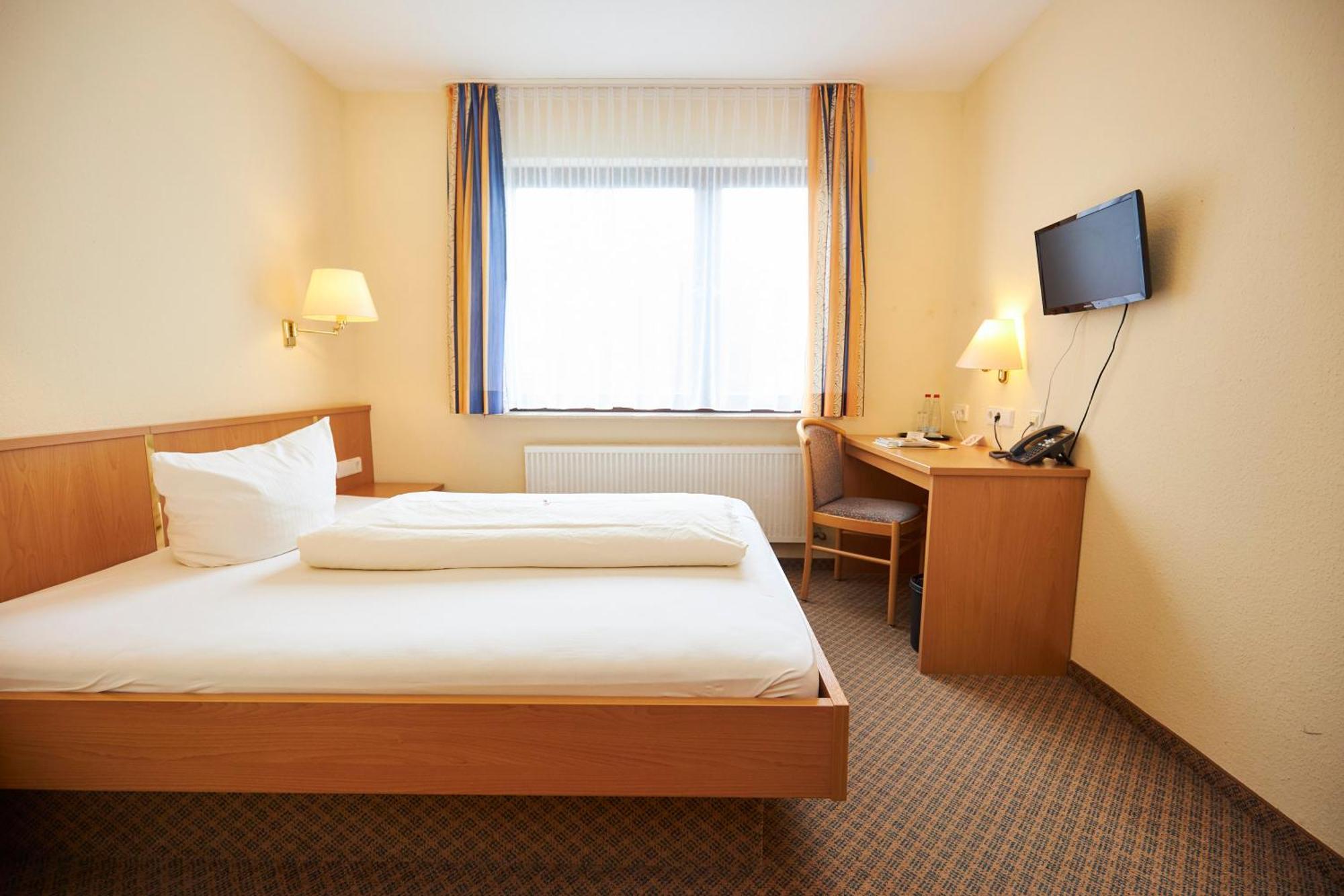 Flair Hotel Landgasthof Roger Löwenstein Екстериор снимка