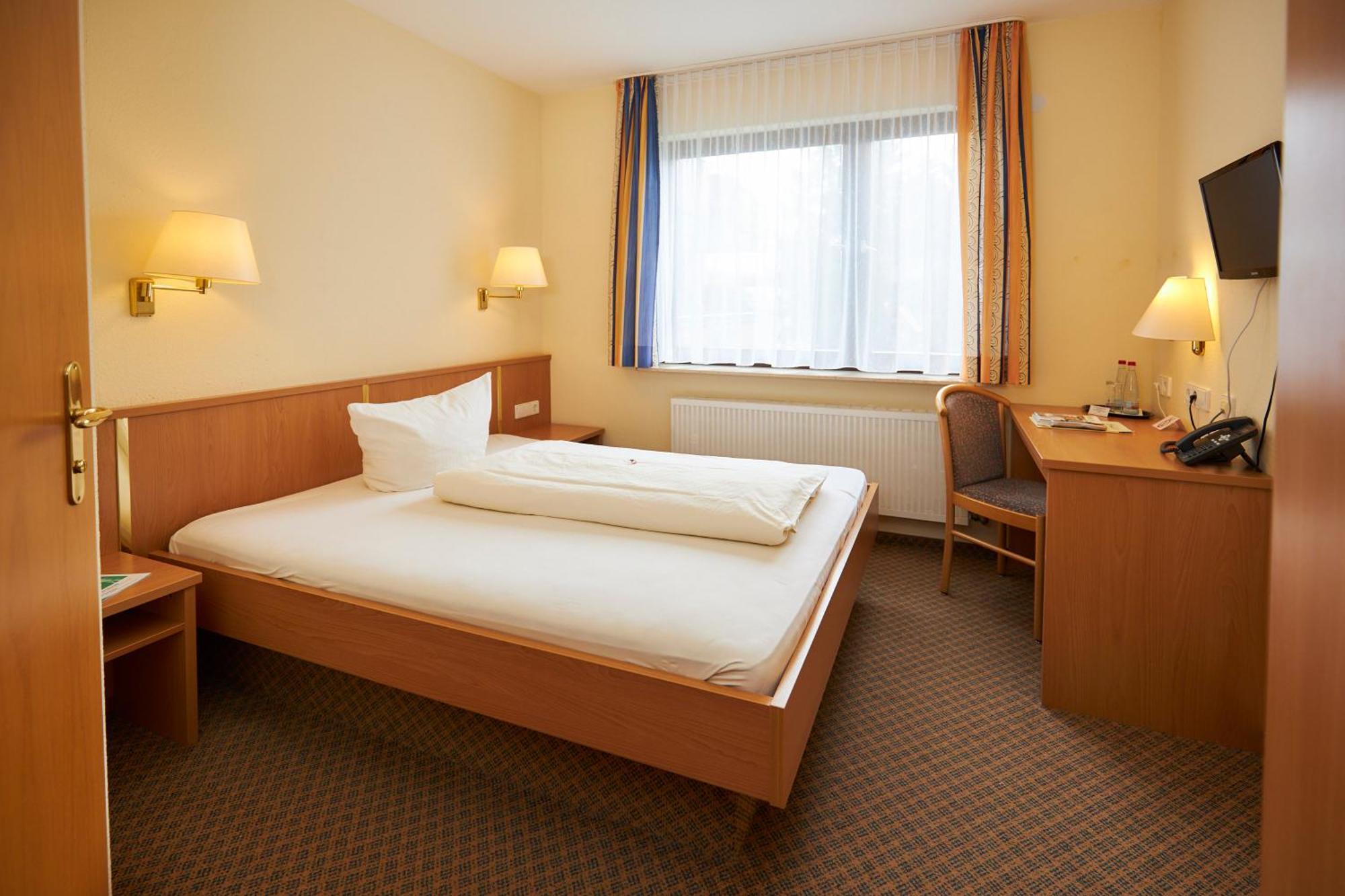 Flair Hotel Landgasthof Roger Löwenstein Екстериор снимка