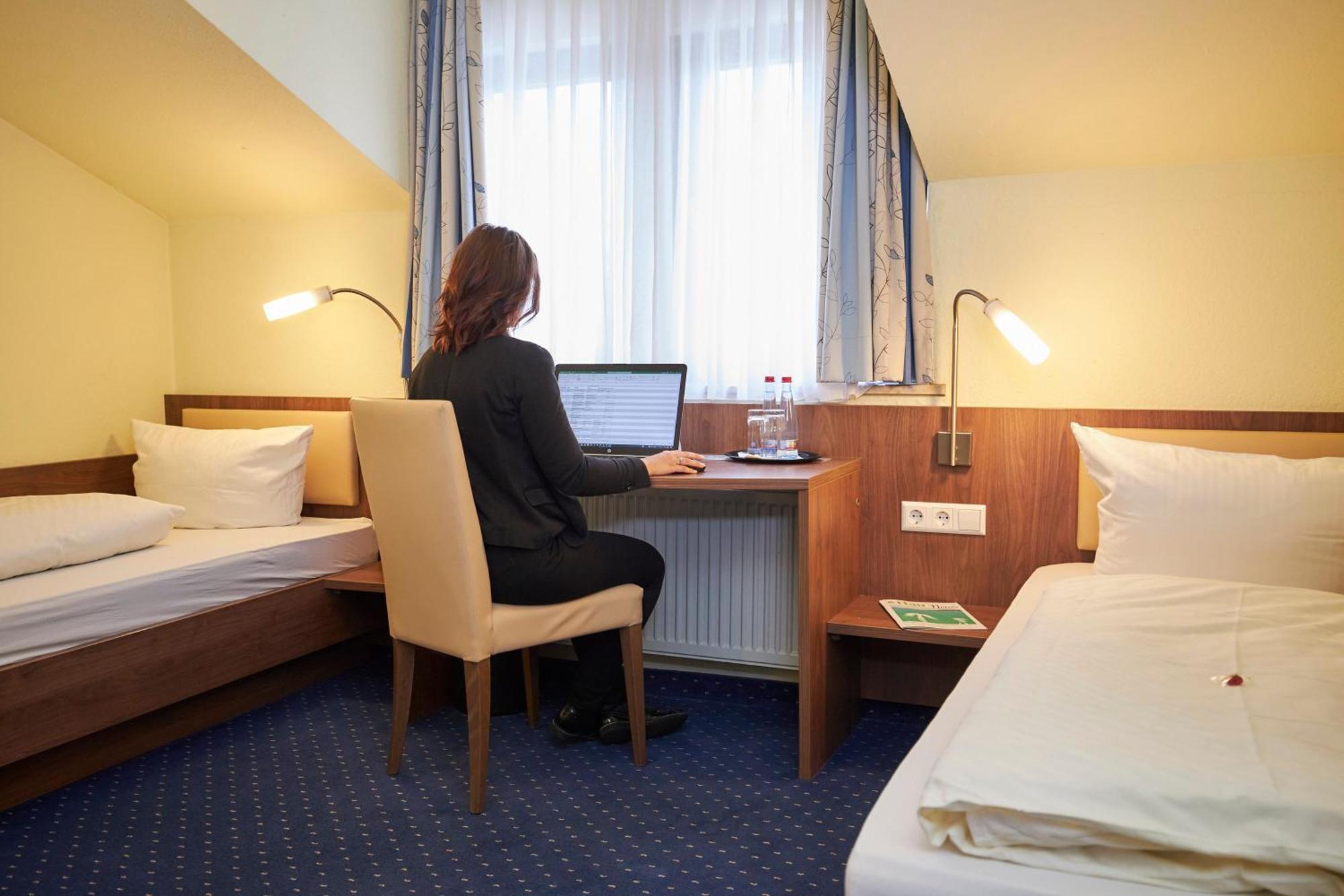 Flair Hotel Landgasthof Roger Löwenstein Екстериор снимка